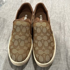 New Coach Logo Wells Slip On Sneakers in Beige Size 7.5